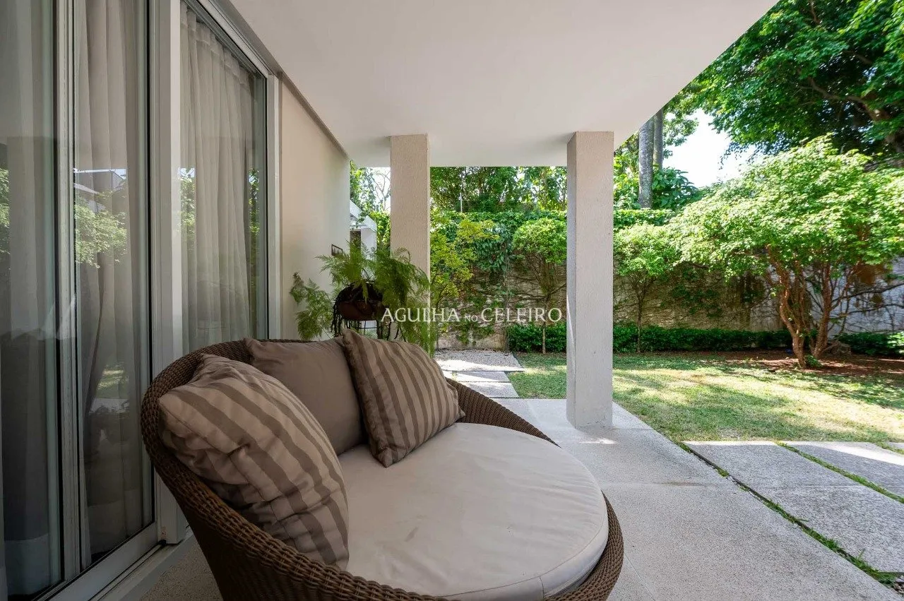 Casa com 4 suítes e jardim à venda na Vila Nova Conceição – 21044