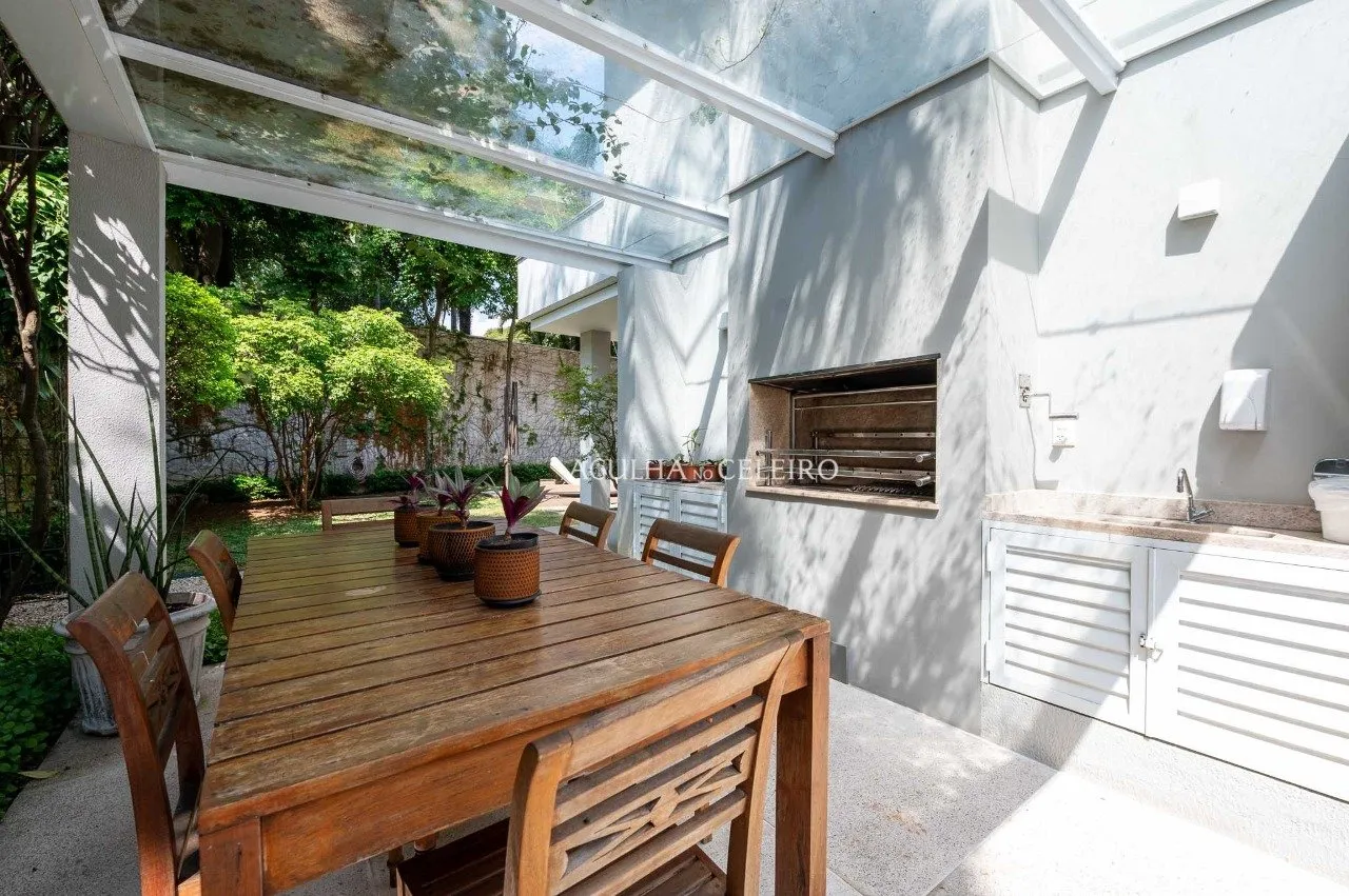 Casa com 4 suítes e jardim à venda na Vila Nova Conceição – 21044