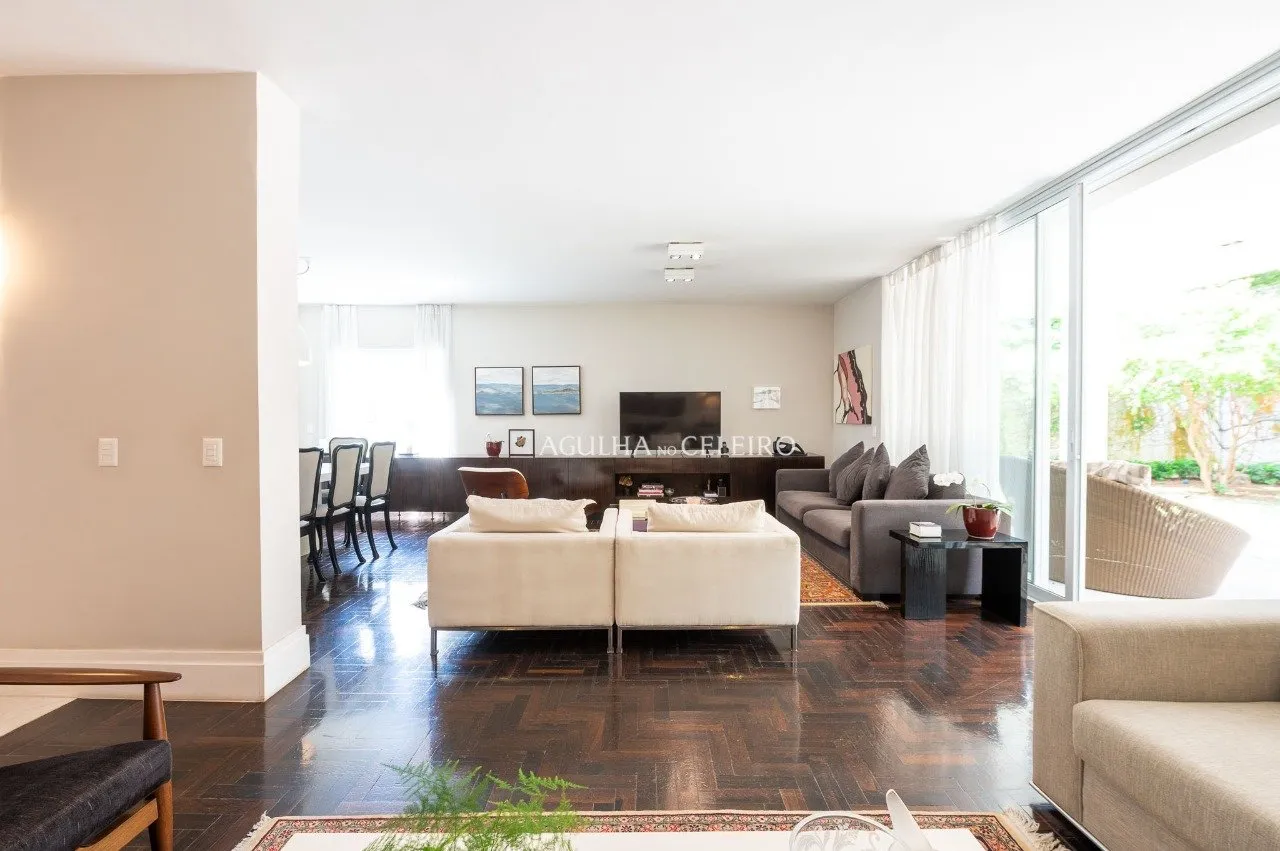 Casa com 4 suítes e jardim à venda na Vila Nova Conceição – 21044