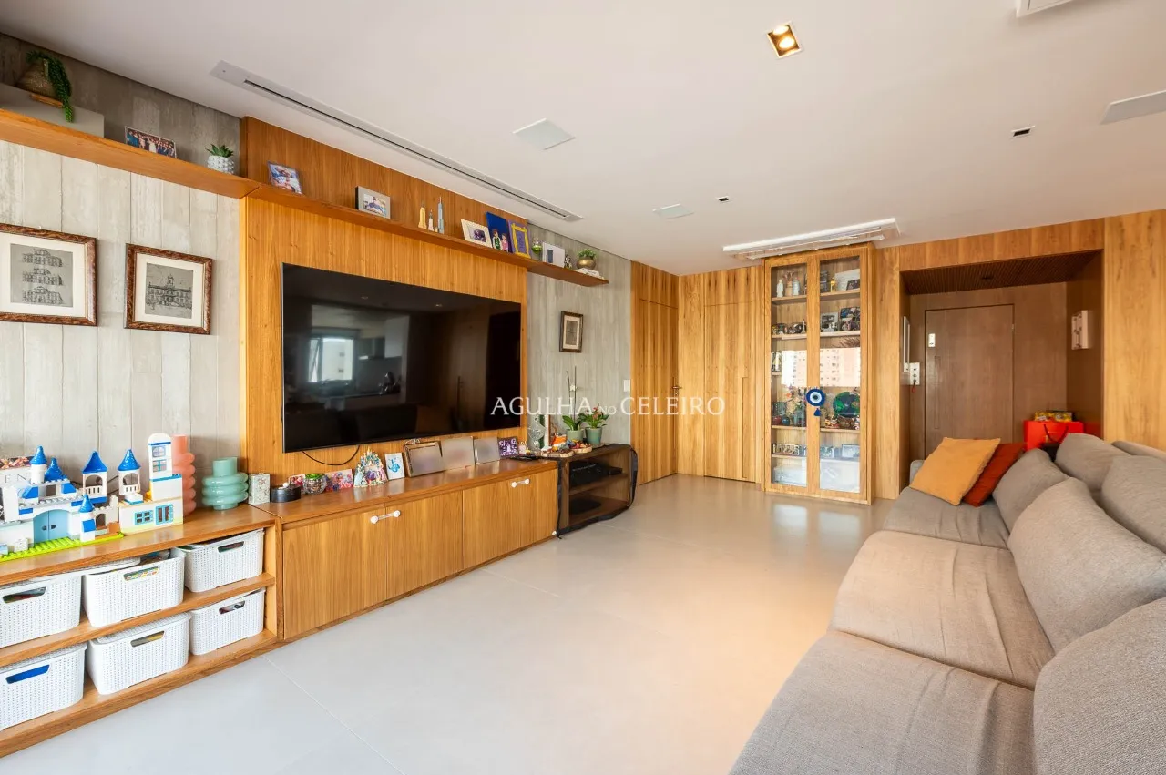 Apartamento reformado à venda em Moema. – 21069