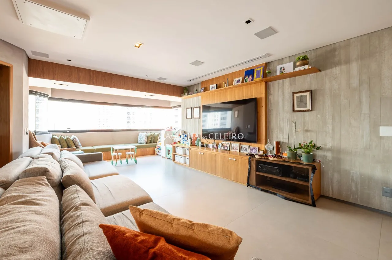 Apartamento reformado à venda em Moema. – 21069