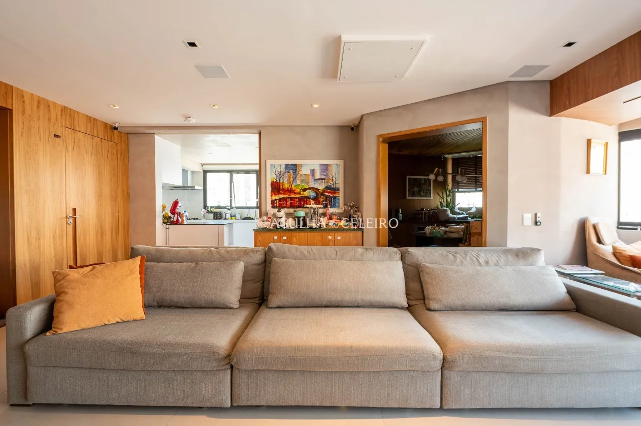 Apartamento reformado à venda em Moema. – 21069