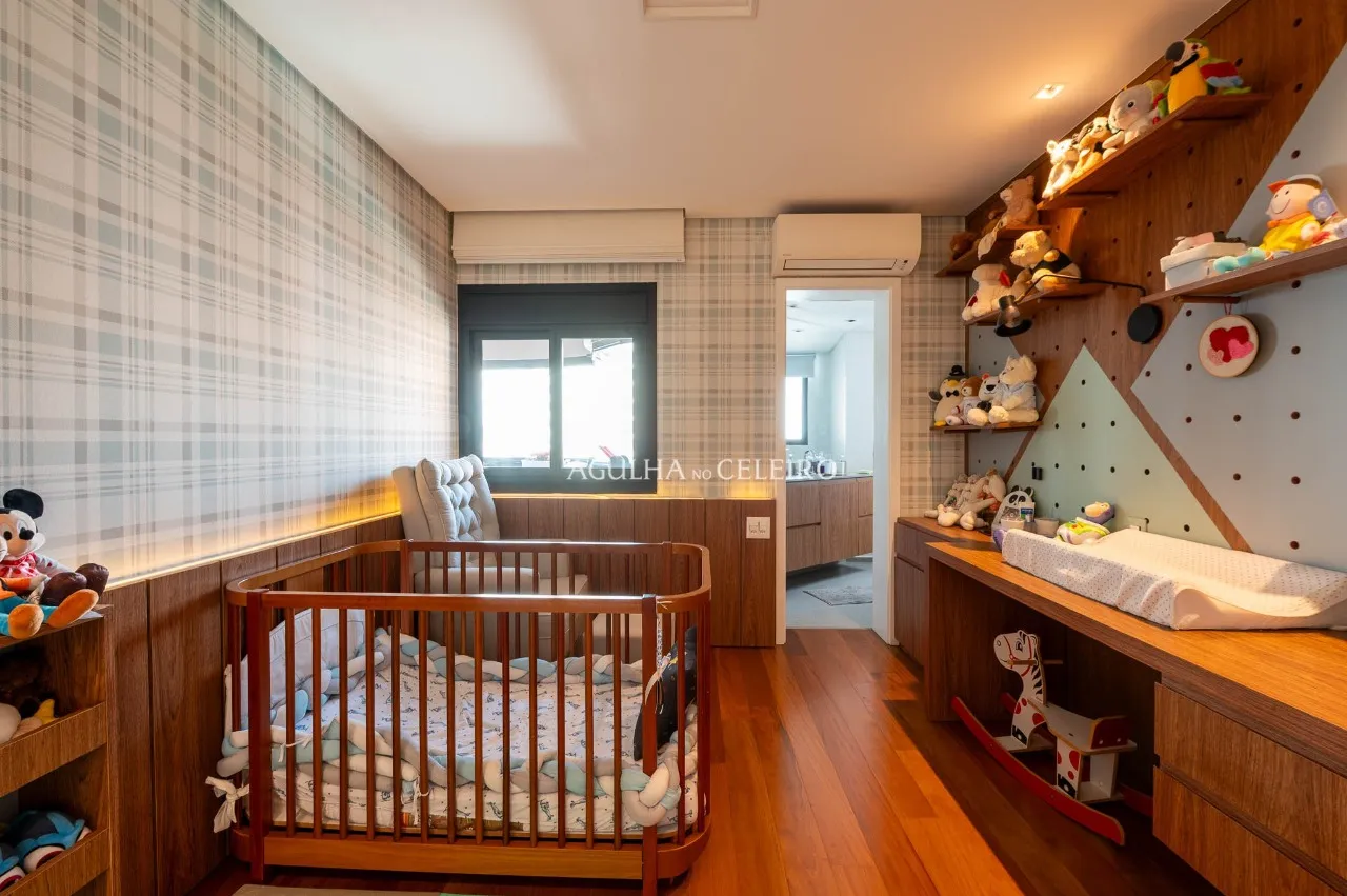 Apartamento reformado à venda em Moema. – 21069