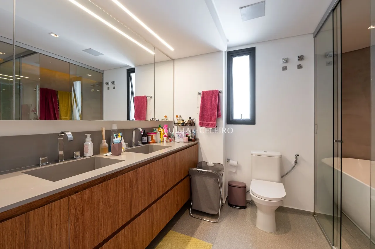 Apartamento reformado à venda em Moema. – 21069