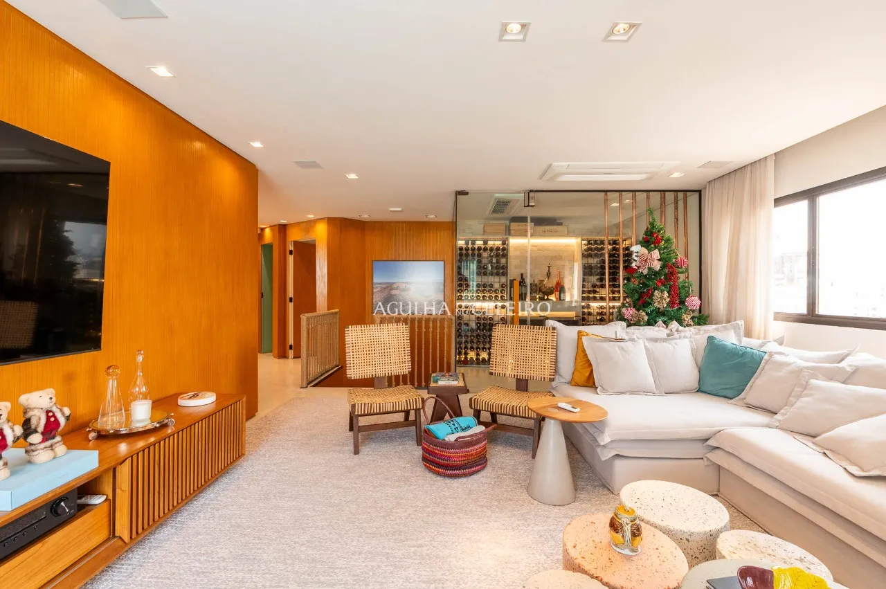 Cobertura maravilhosa mobiliada à venda em Moema Pássaros. – 21088