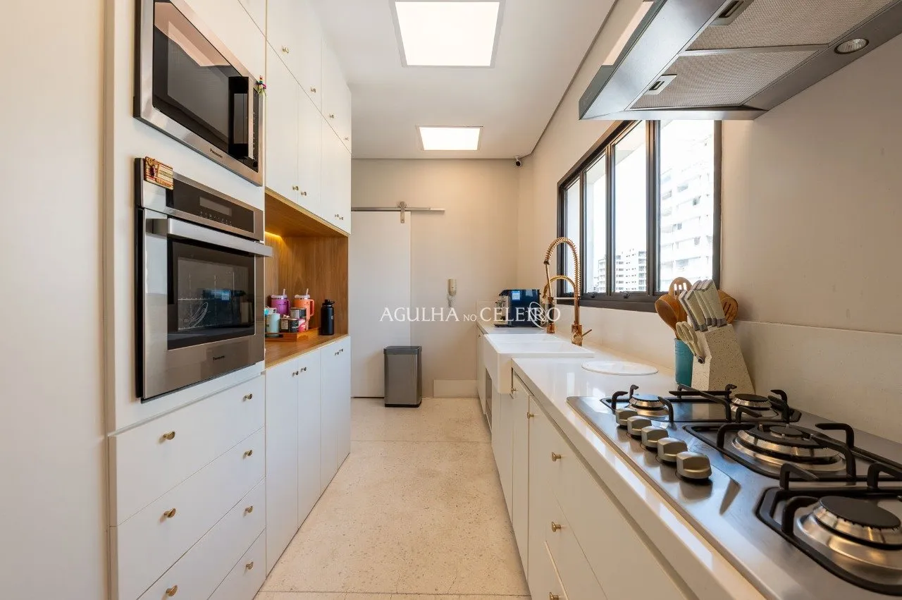 Cobertura maravilhosa mobiliada à venda em Moema Pássaros. – 21088