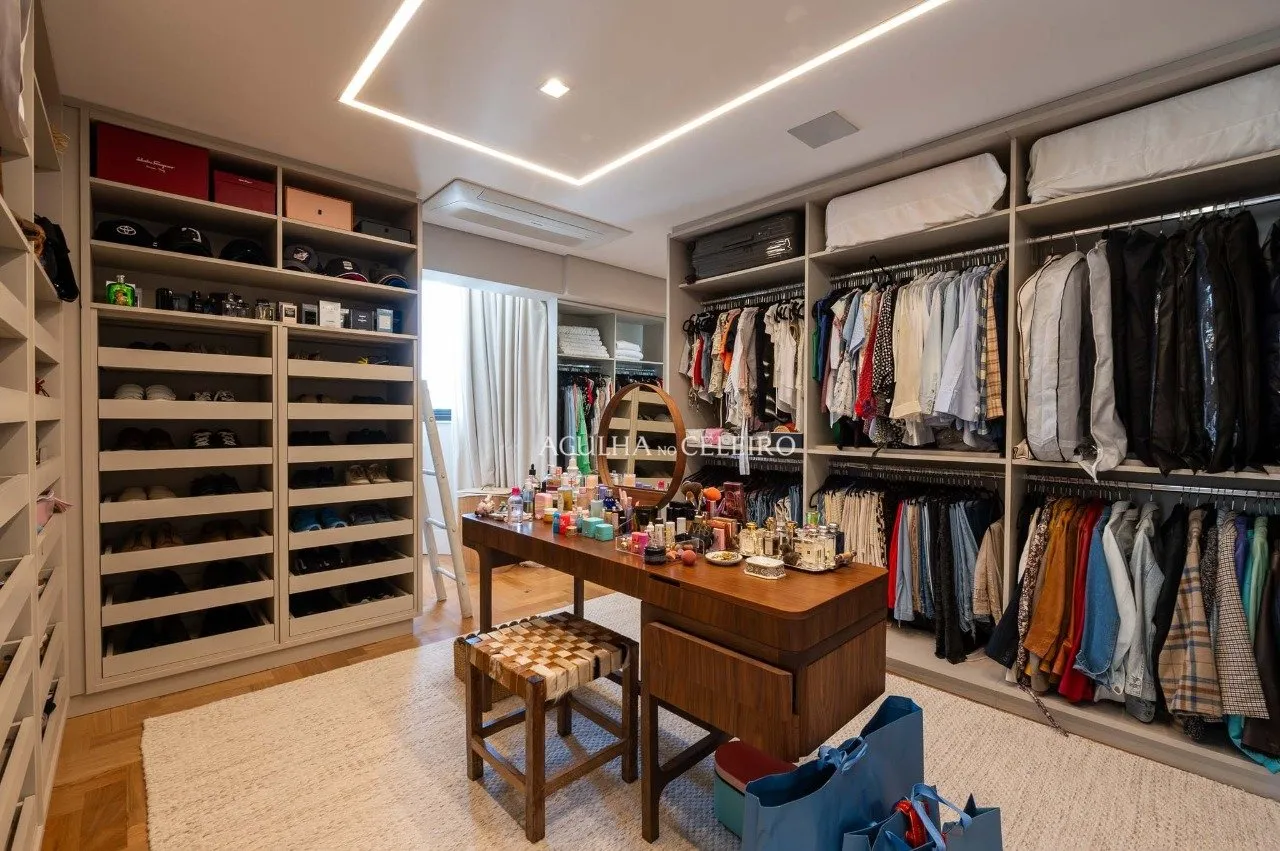 Cobertura maravilhosa mobiliada à venda em Moema Pássaros. – 21088