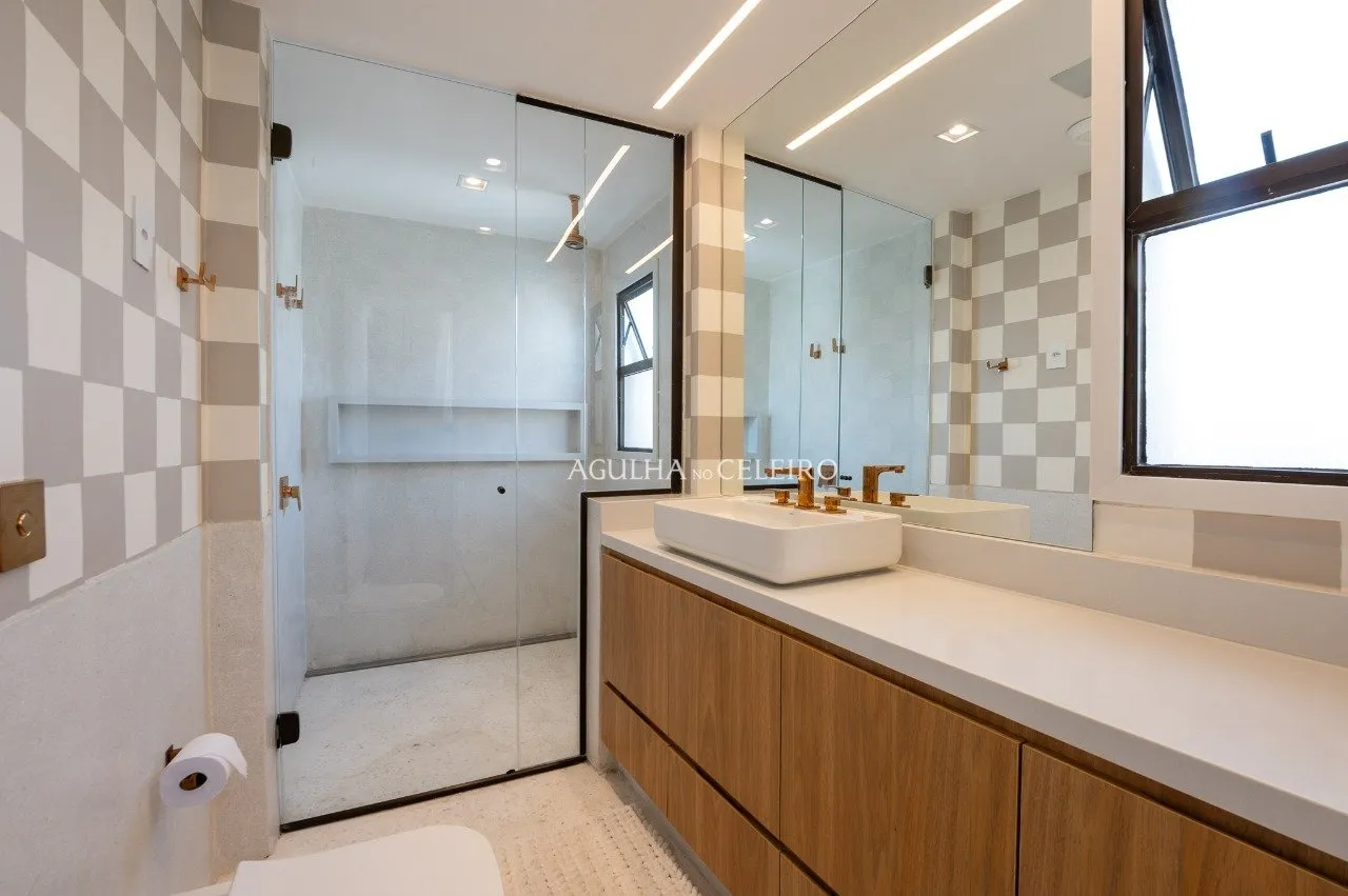 Cobertura maravilhosa mobiliada à venda em Moema Pássaros. – 21088