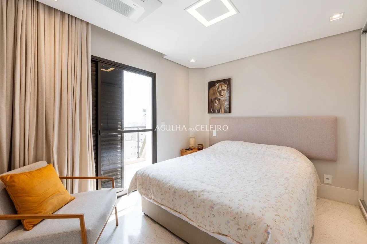 Cobertura maravilhosa mobiliada à venda em Moema Pássaros. – 21088