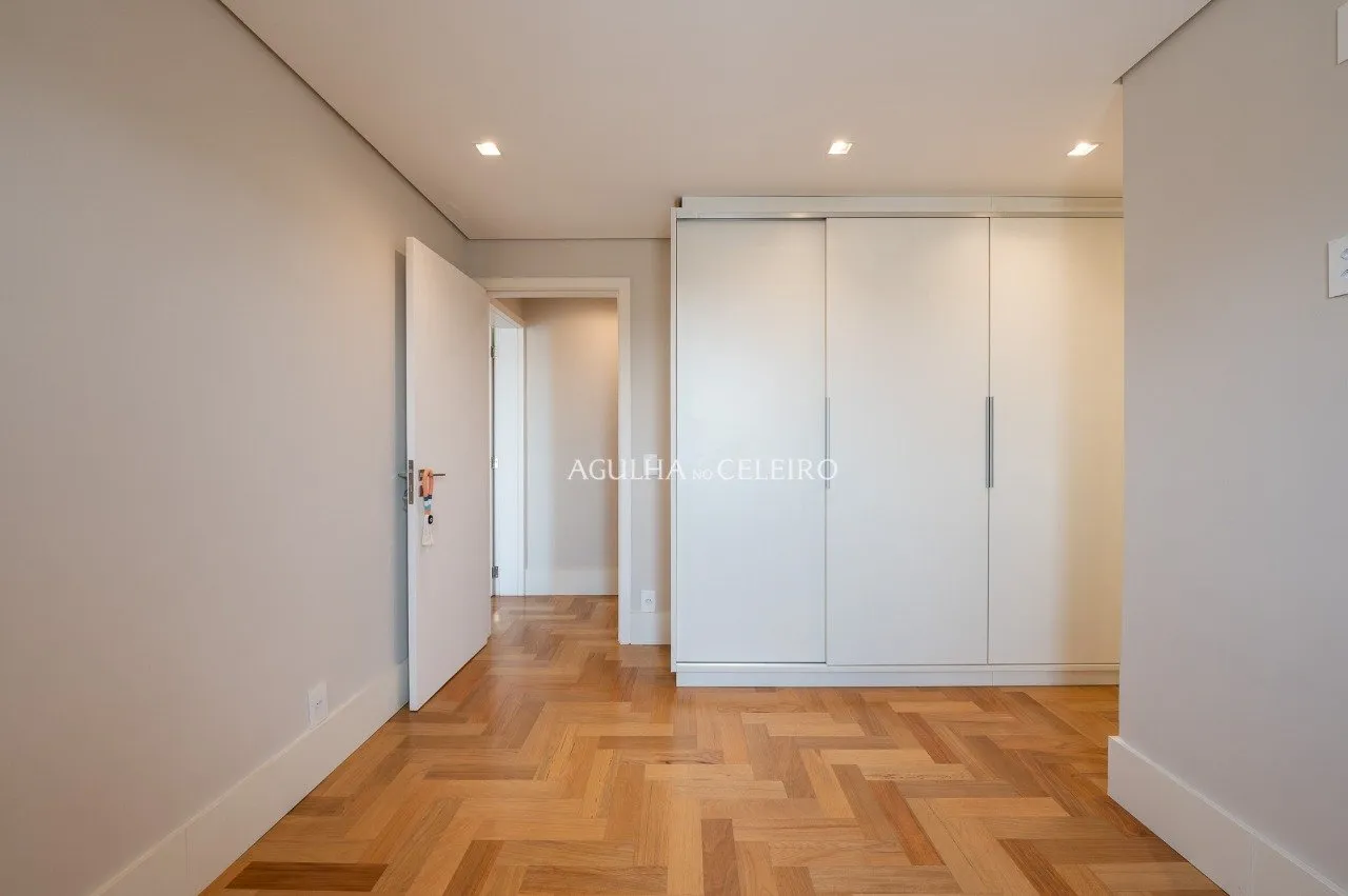 Cobertura maravilhosa mobiliada à venda em Moema Pássaros. – 21088