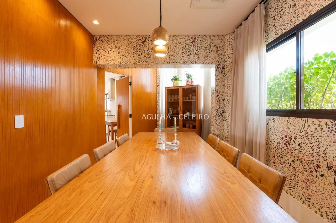 Cobertura maravilhosa mobiliada à venda em Moema Pássaros. – 21088