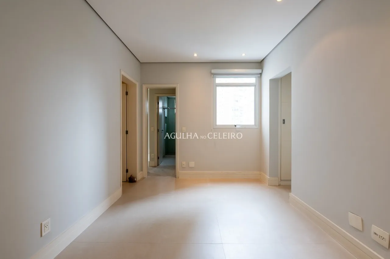 Apartamento espaçoso e com muita luz natural à venda na Vila Mariana – 21092