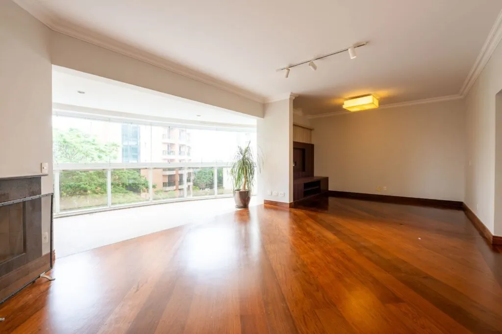 Apartamento espaçoso e com muita luz natural à venda na Vila Mariana – 21092