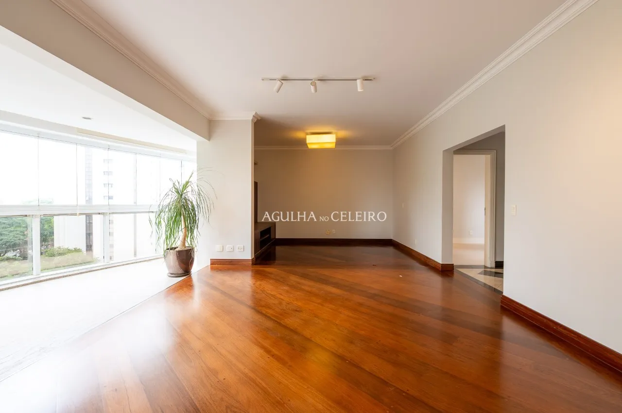 Apartamento espaçoso e com muita luz natural à venda na Vila Mariana – 21092