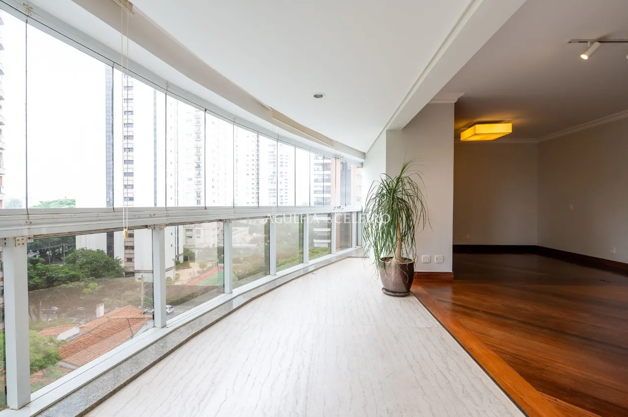 Apartamento espaçoso e com muita luz natural à venda na Vila Mariana – 21092