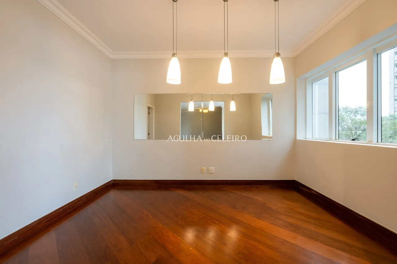 Apartamento espaçoso e com muita luz natural à venda na Vila Mariana – 21092