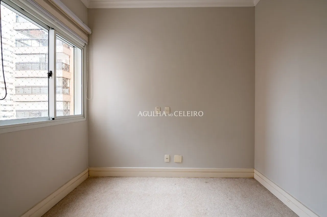 Apartamento espaçoso e com muita luz natural à venda na Vila Mariana – 21092