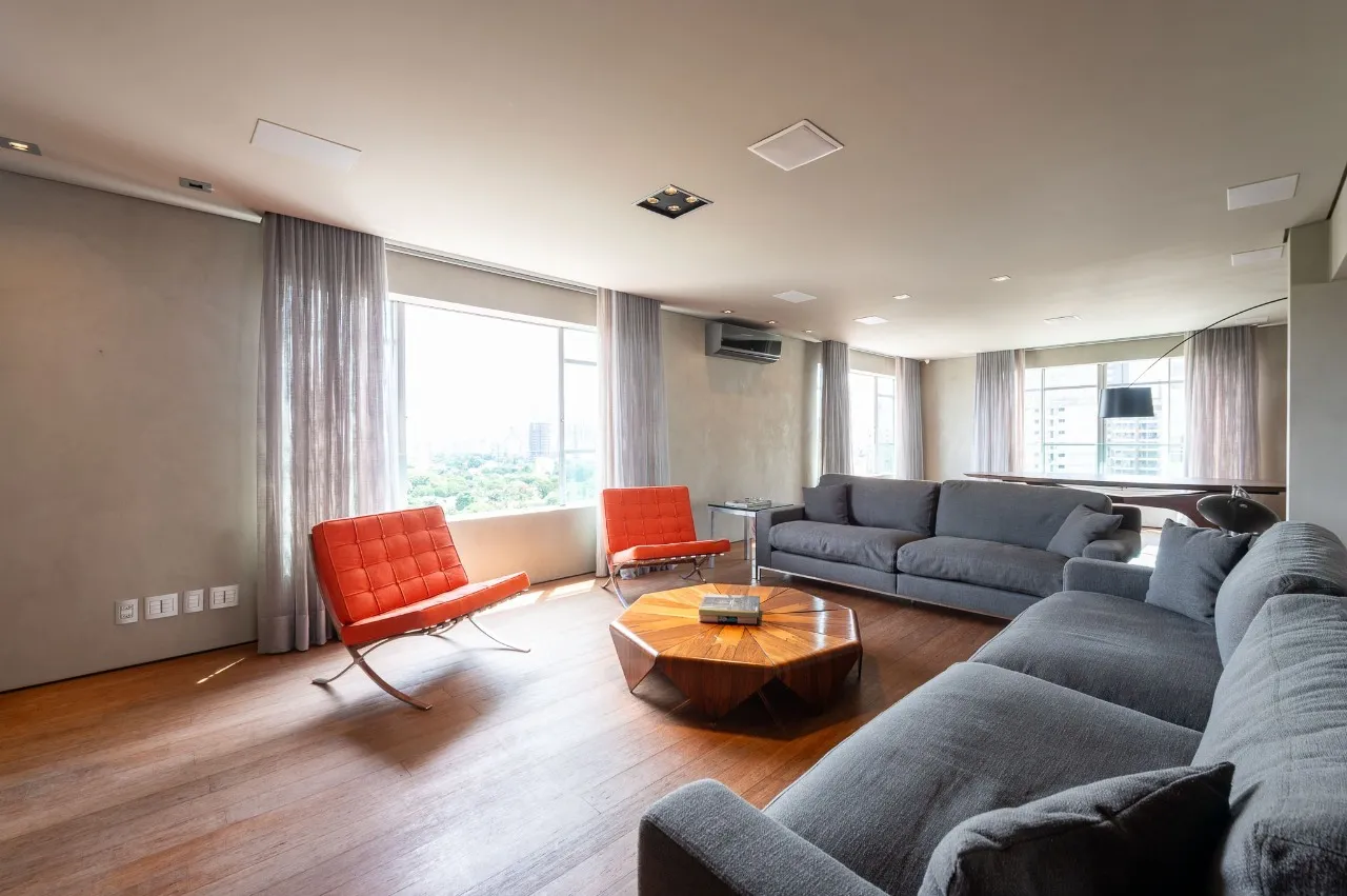 Apartamento reformado e mobiliado pronto para morar. – 21110