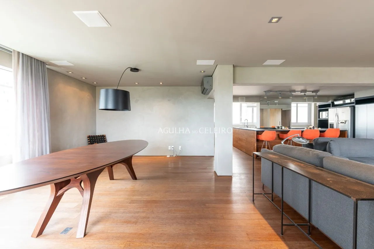 Apartamento reformado e mobiliado pronto para morar. – 21110