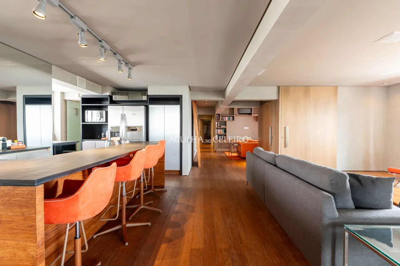 Apartamento reformado e mobiliado pronto para morar. – 21110