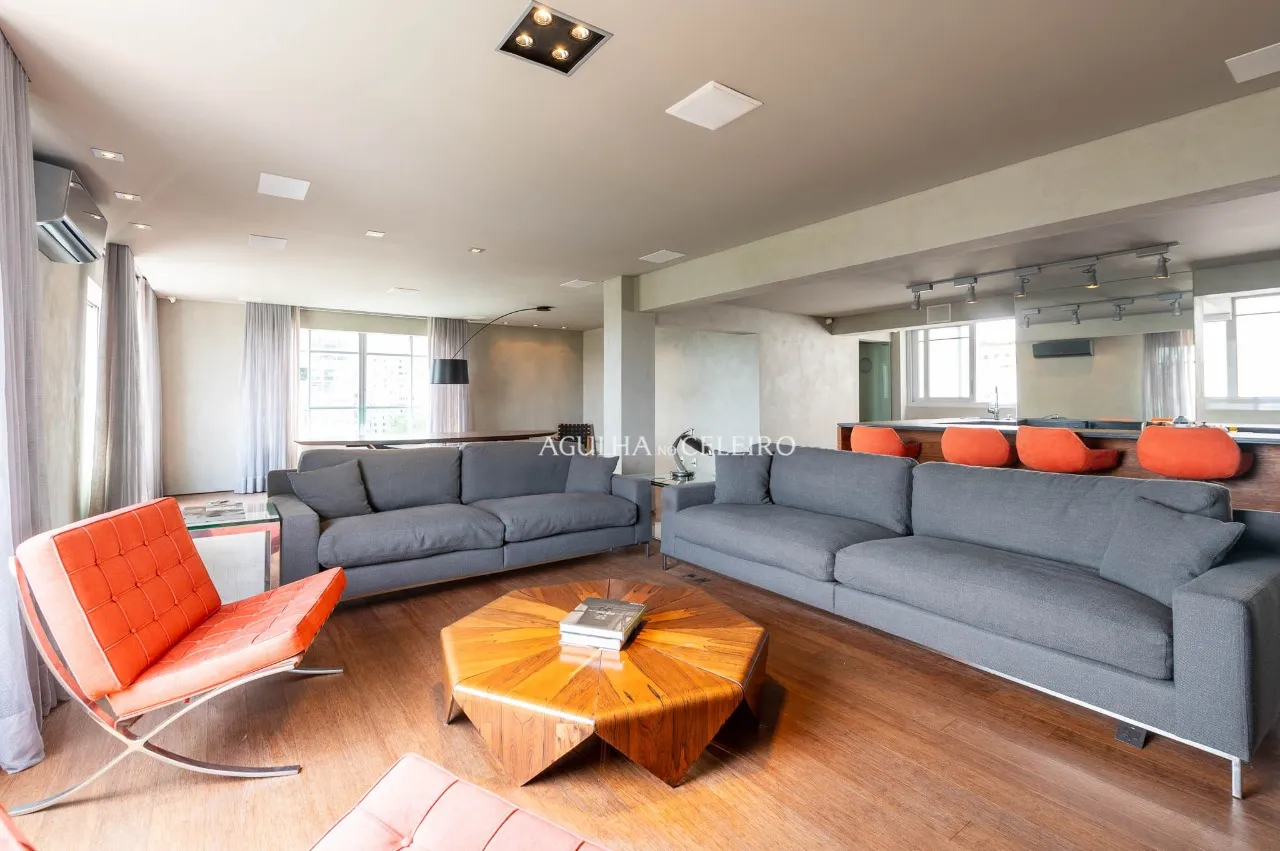 Apartamento reformado e mobiliado pronto para morar. – 21110