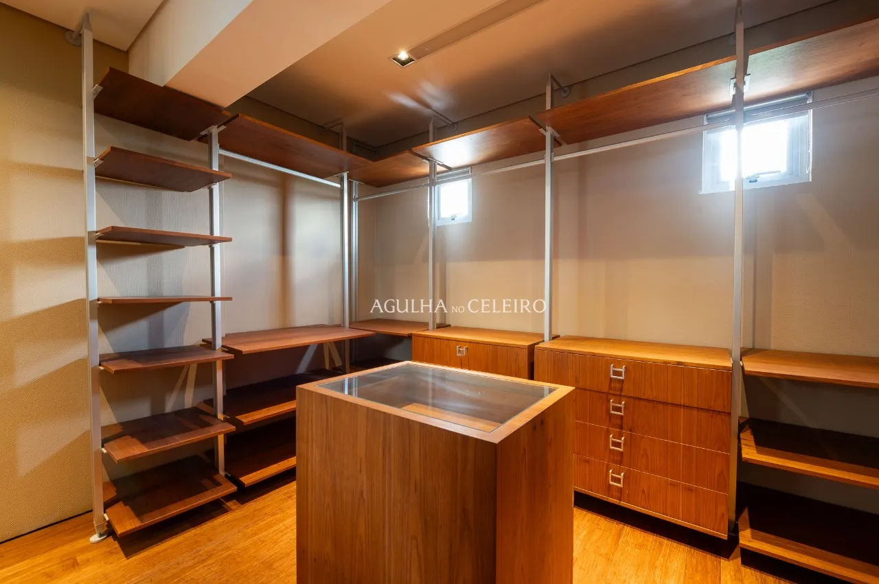 Apartamento reformado e mobiliado pronto para morar. – 21110