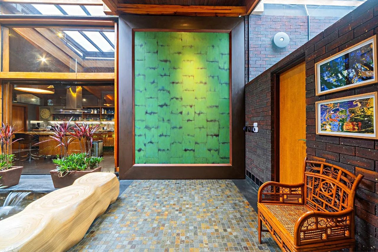 Residência autoral com paisagismo e lazer completo em terreno generoso – 21112