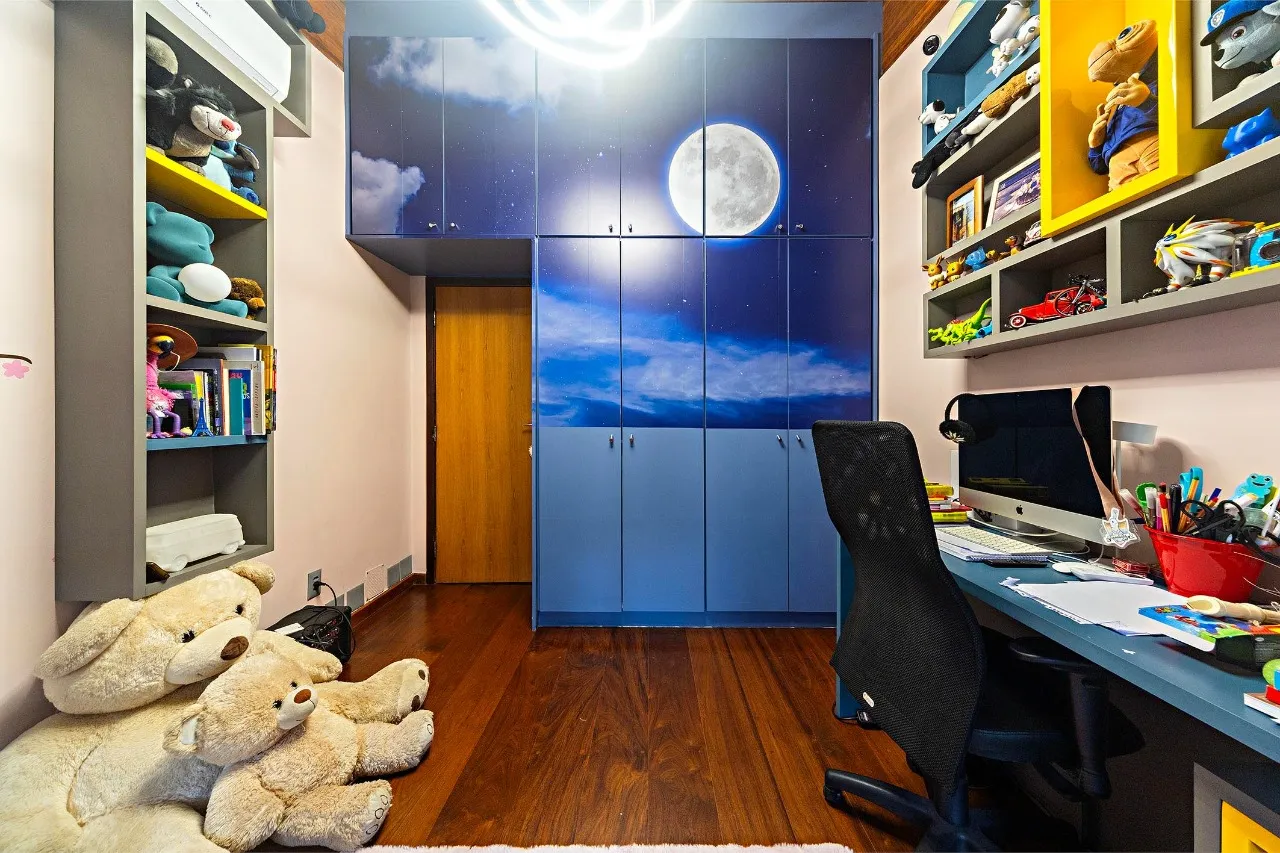 Residência autoral com paisagismo e lazer completo em terreno generoso – 21112