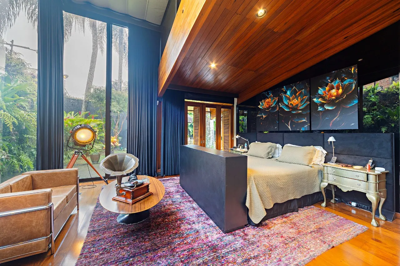 Residência autoral com paisagismo e lazer completo em terreno generoso – 21112