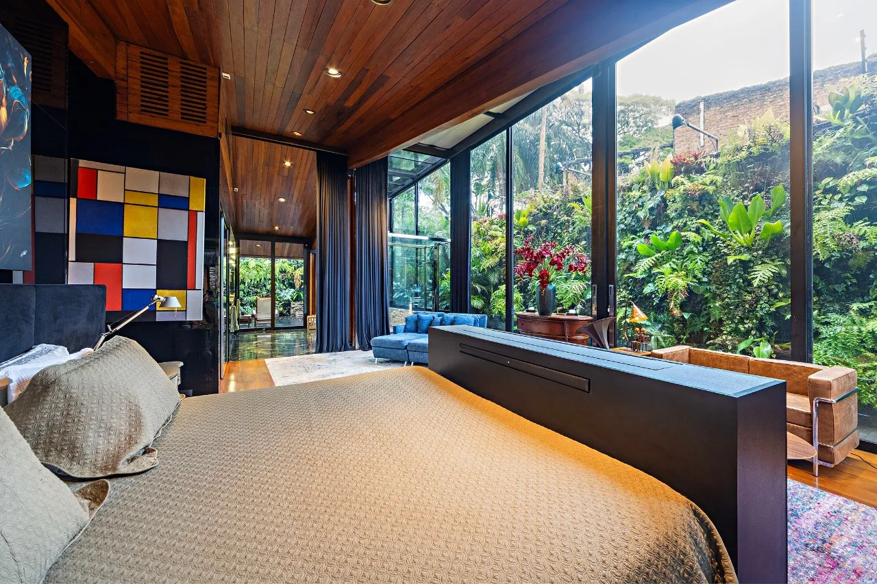 Residência autoral com paisagismo e lazer completo em terreno generoso – 21112