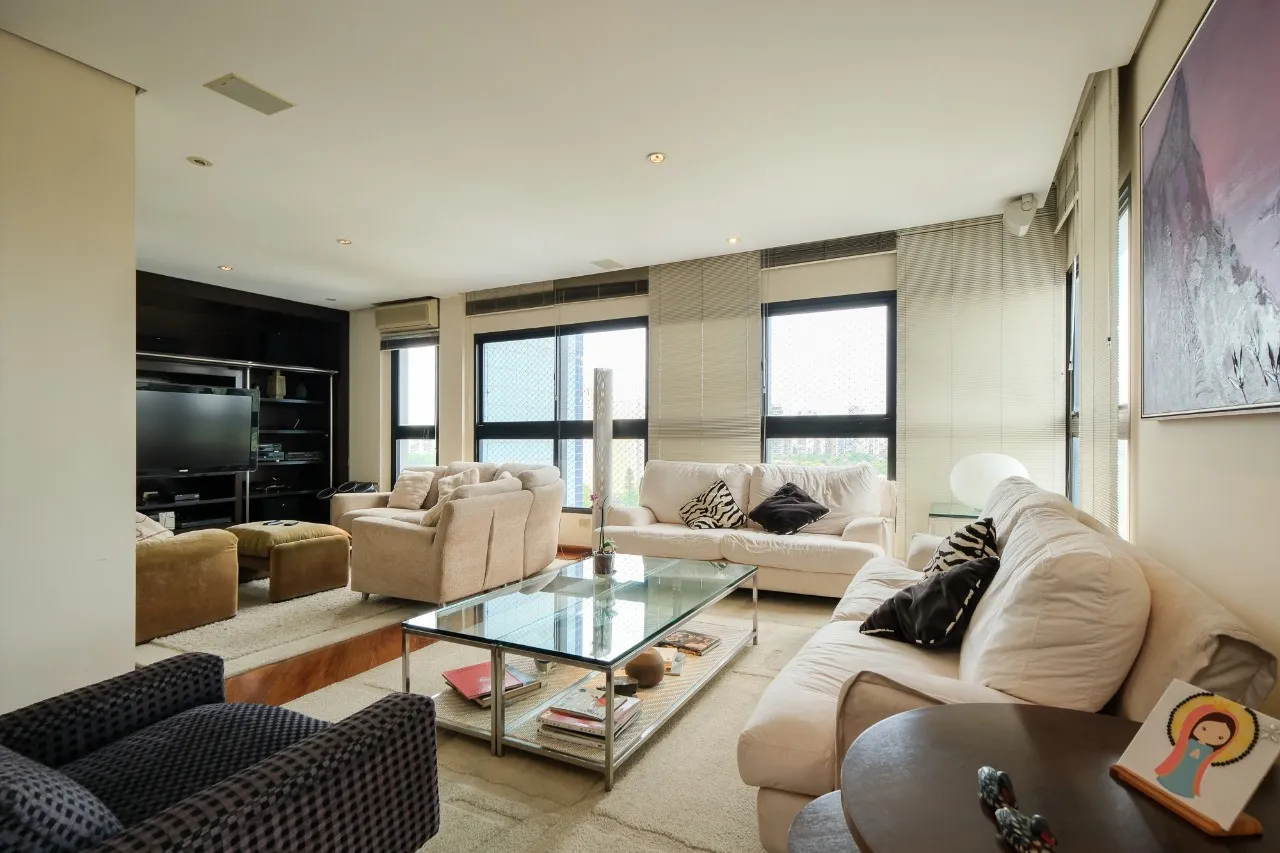 Apartamento próximo ao Ibirapuera à venda na Vila Mariana – 21116