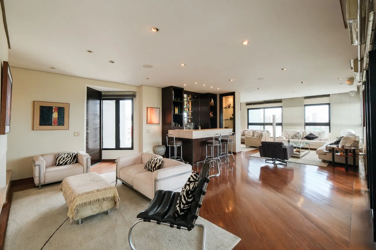 Apartamento próximo ao Ibirapuera à venda na Vila Mariana – 21116