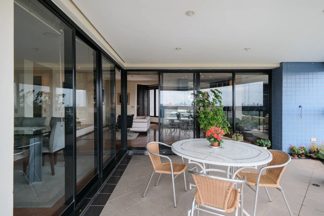 Apartamento próximo ao Ibirapuera à venda na Vila Mariana – 21116