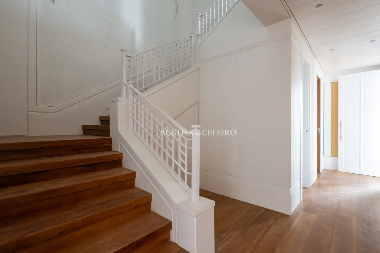 Apartamento duplex na parte plana do Jardim América – 21117