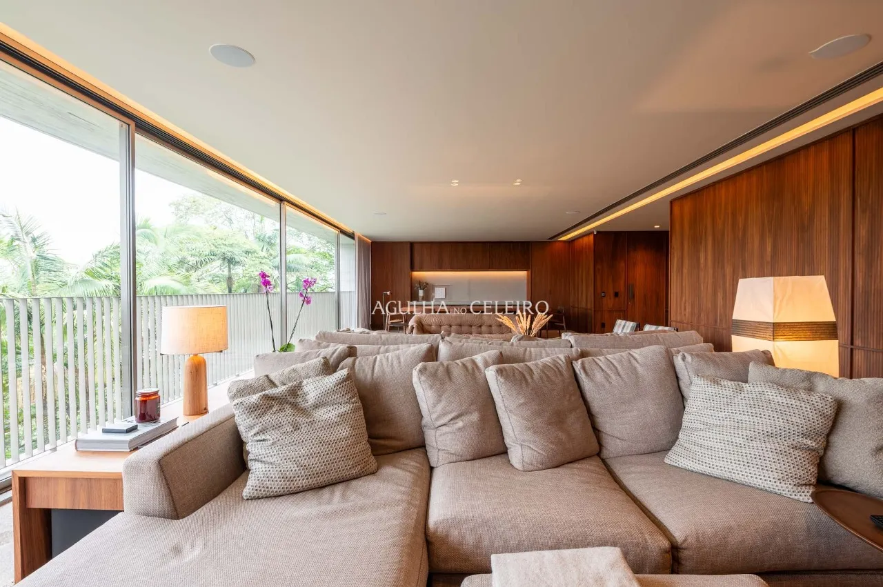 Apartamento mobiliado em edificio assinado por Marcio Kogan à venda no Cidade Jardim. – 21131