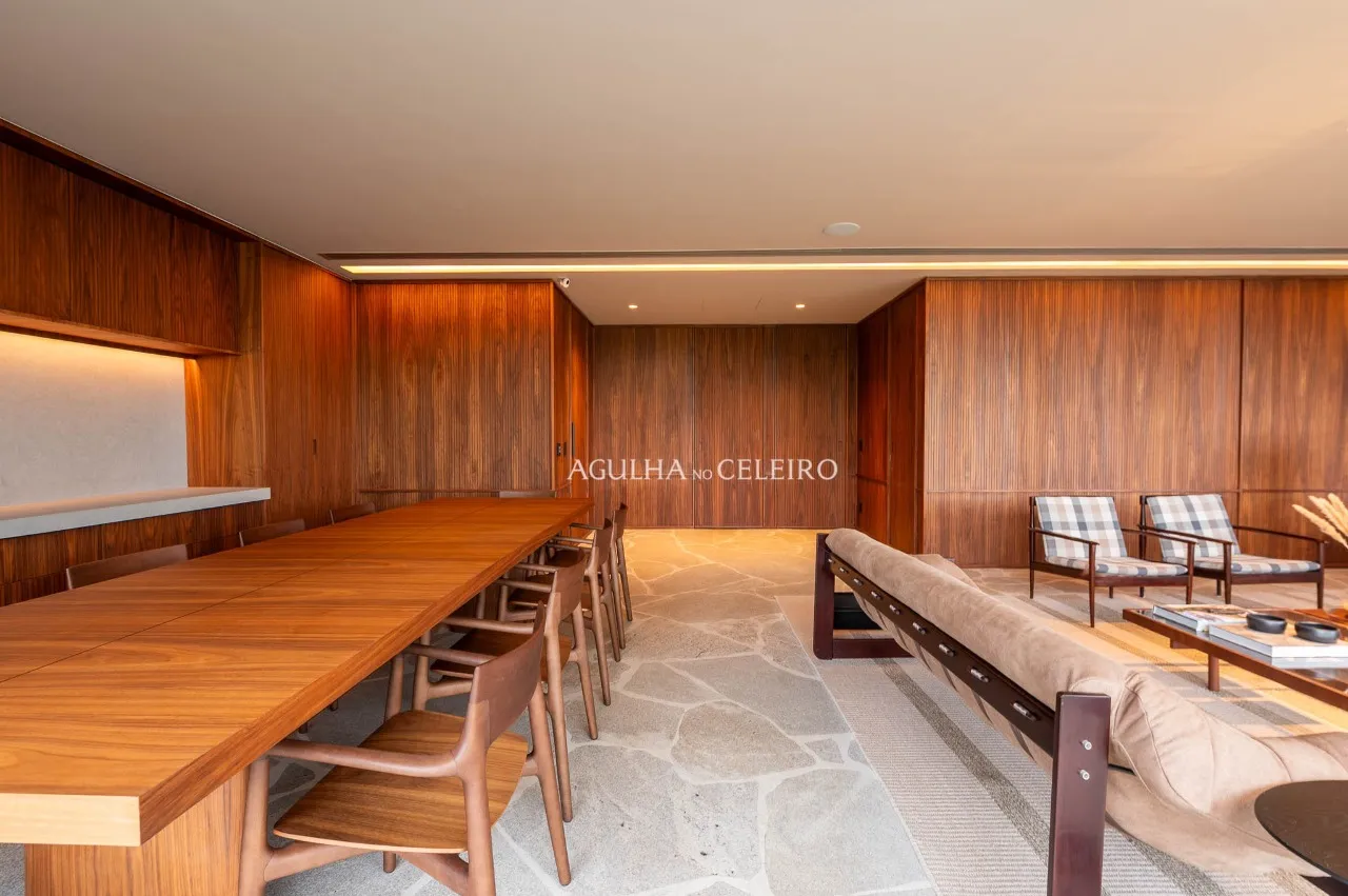 Apartamento mobiliado em edificio assinado por Marcio Kogan à venda no Cidade Jardim. – 21131