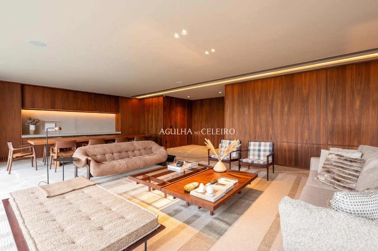 Apartamento mobiliado em edificio assinado por Marcio Kogan à venda no Jardim Guedala. – 21131