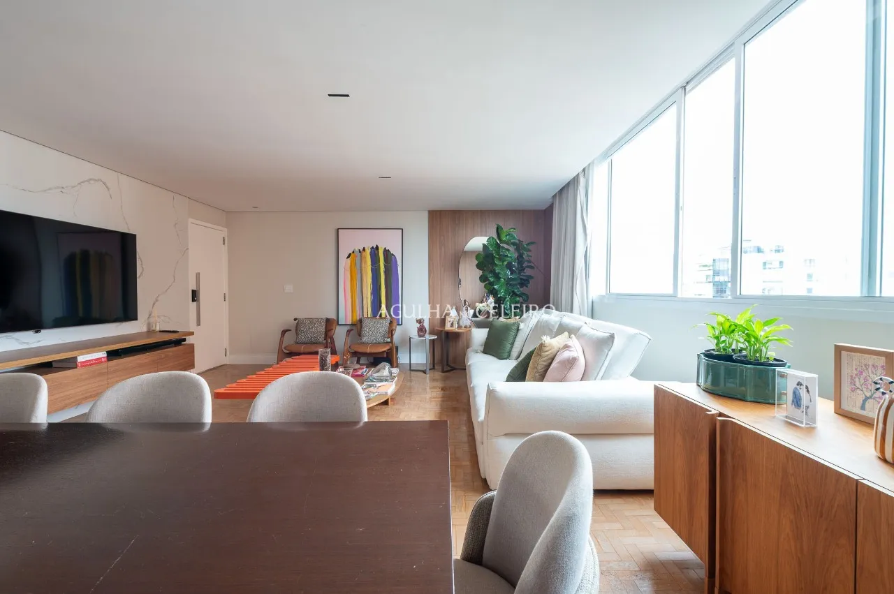 Apartamneto reformado na Vila Nova Conceição a poucos passos da Praça Pereira Coutinho – 21160