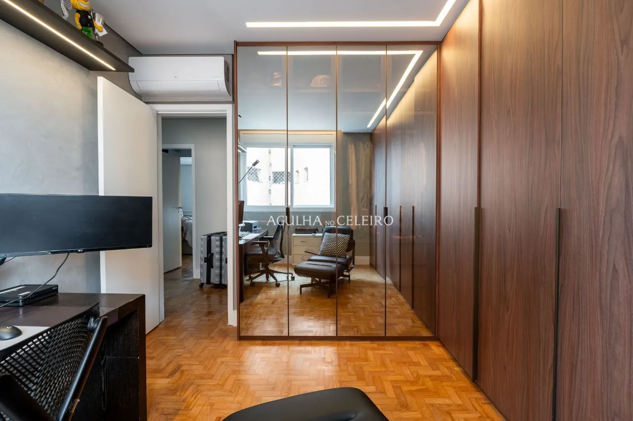 Apartamneto reformado na Vila Nova Conceição a poucos passos da Praça Pereira Coutinho – 21160