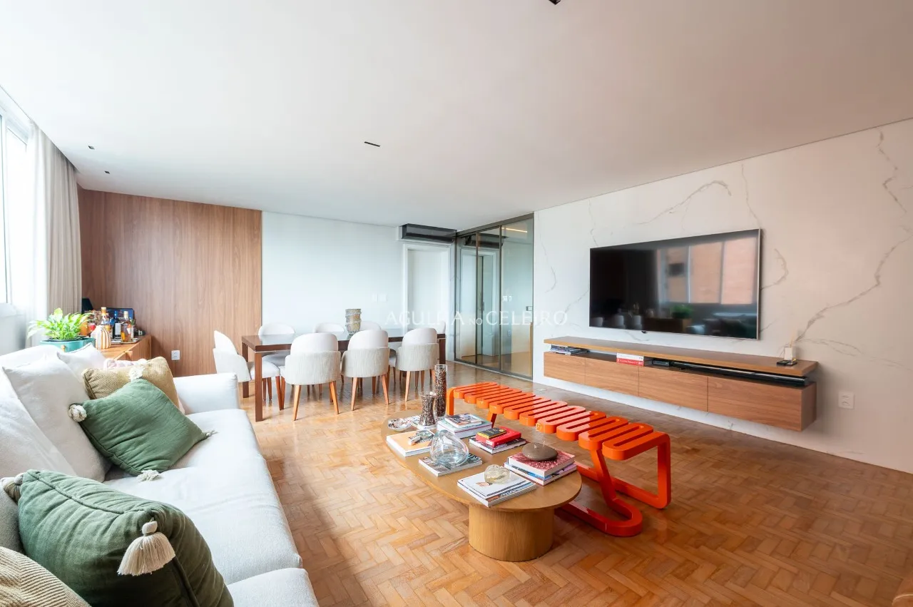 Apartamento reformado na Vila Nova Conceição a poucos passos da Praça Pereira Coutinho – 21160