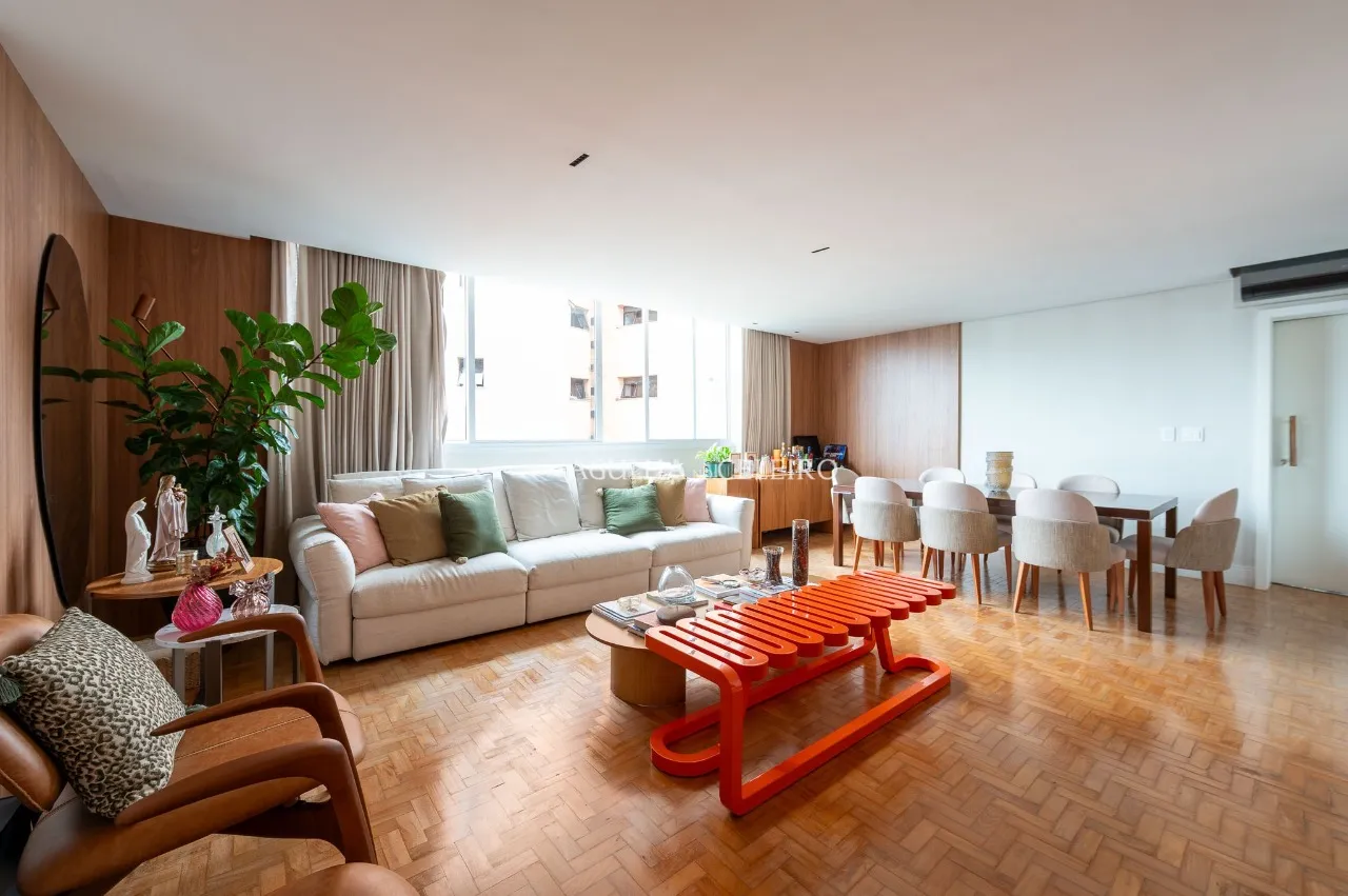 Apartamento reformado na Vila Nova Conceição a poucos passos da Praça Pereira Coutinho – 21160