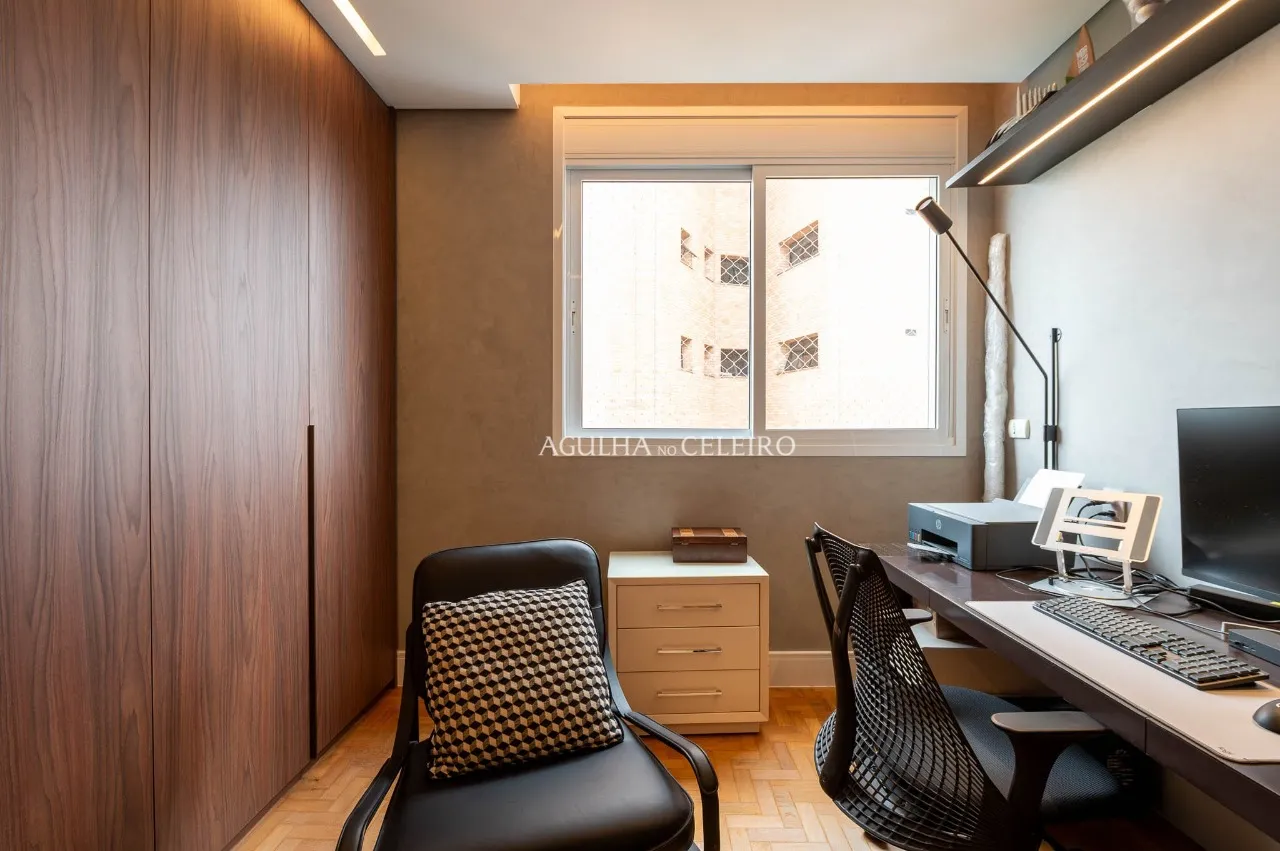 Apartamento reformado na Vila Nova Conceição a poucos passos da Praça Pereira Coutinho – 21160