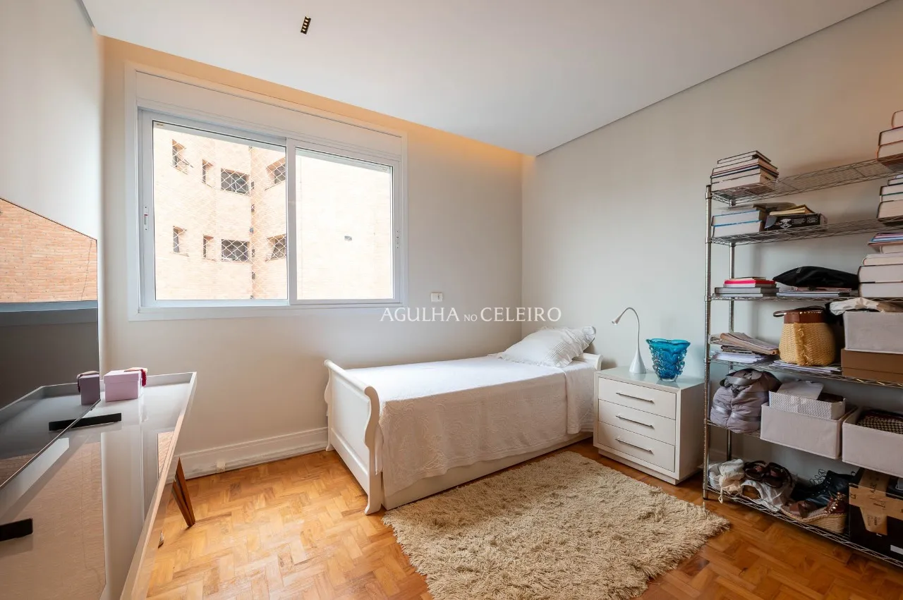 Apartamento reformado na Vila Nova Conceição a poucos passos da Praça Pereira Coutinho – 21160