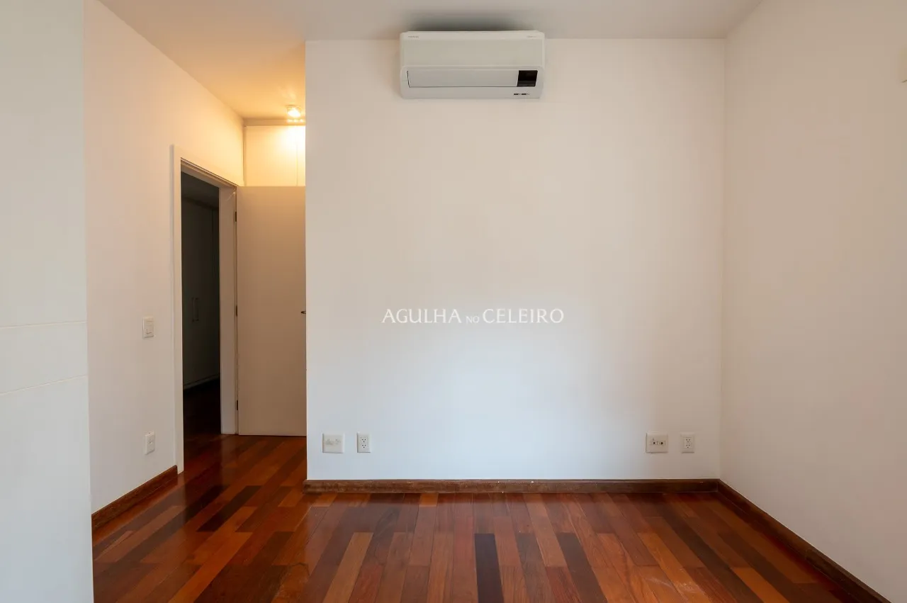 Apartamento com varanda para venda e locação na Vila Nova Conceição. – 21168