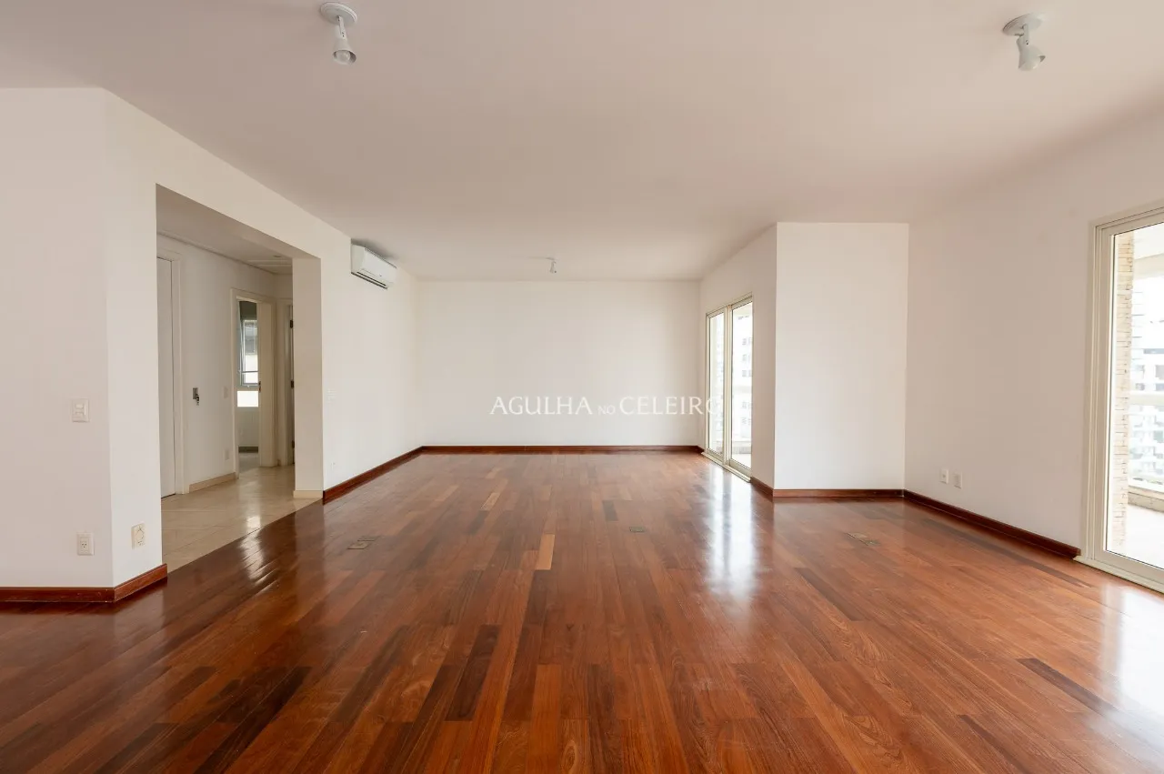Apartamento com varanda para venda e locação na Vila Nova Conceição. – 21168