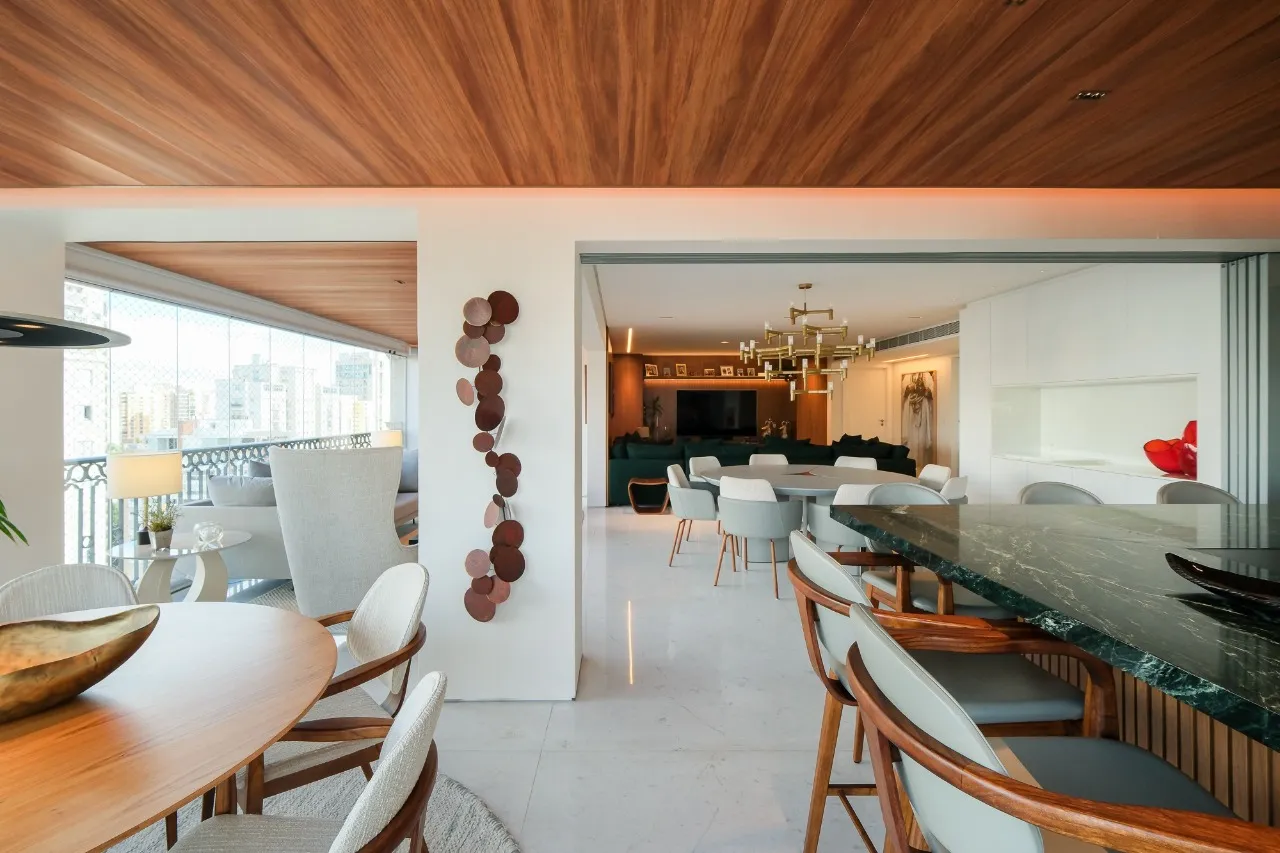 Apartamento com projeto Marcus Lima, andar alto e vista livre, em um dos melhores prédios da Vila Nova – AP1236