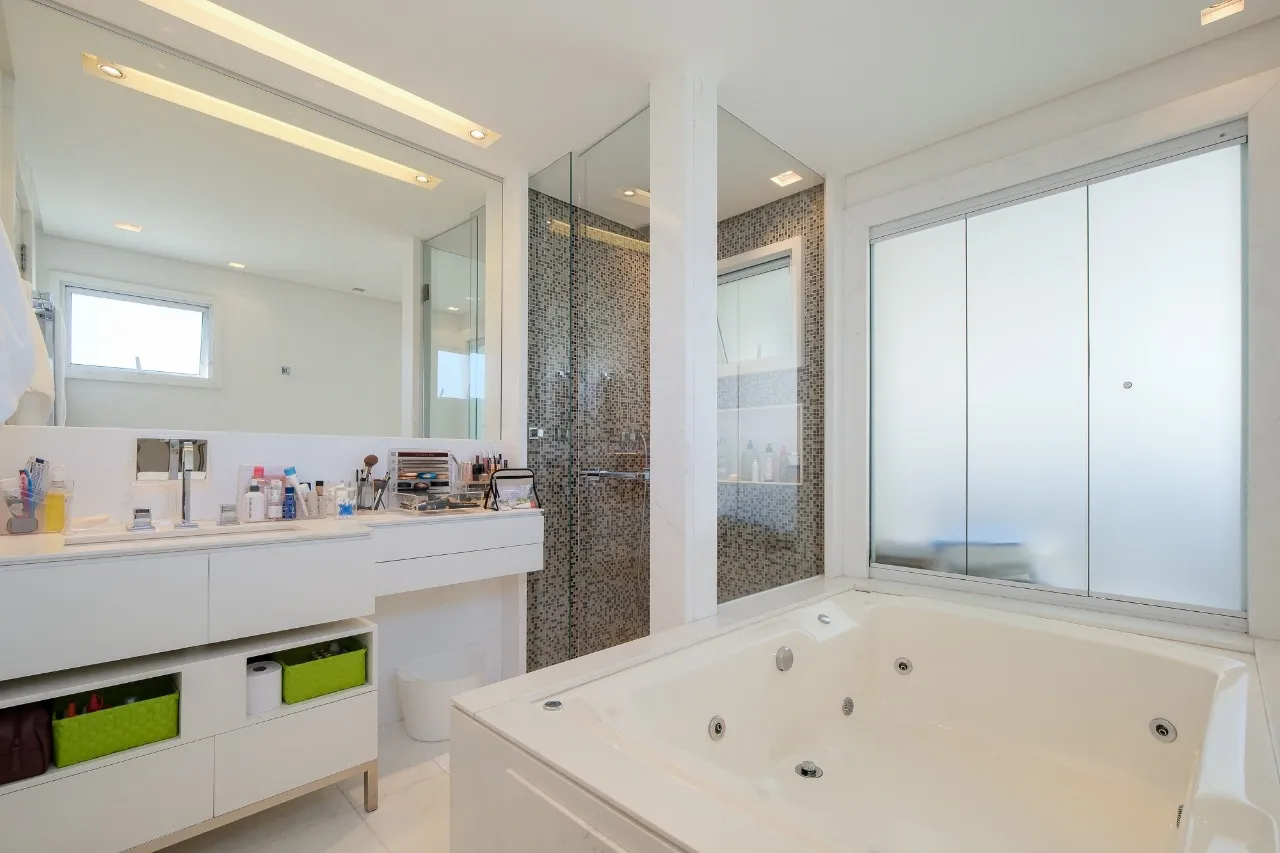 Apartamento com projeto Marcus Lima, andar alto e vista livre, em um dos melhores prédios da Vila Nova – AP1236