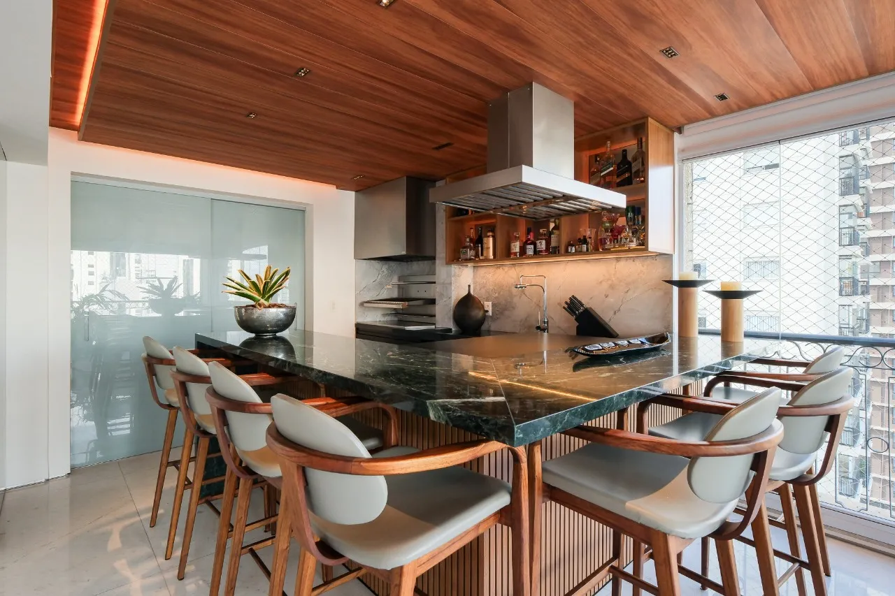 Apartamento com projeto Marcus Lima, andar alto e vista livre, em um dos melhores prédios da Vila Nova – AP1236