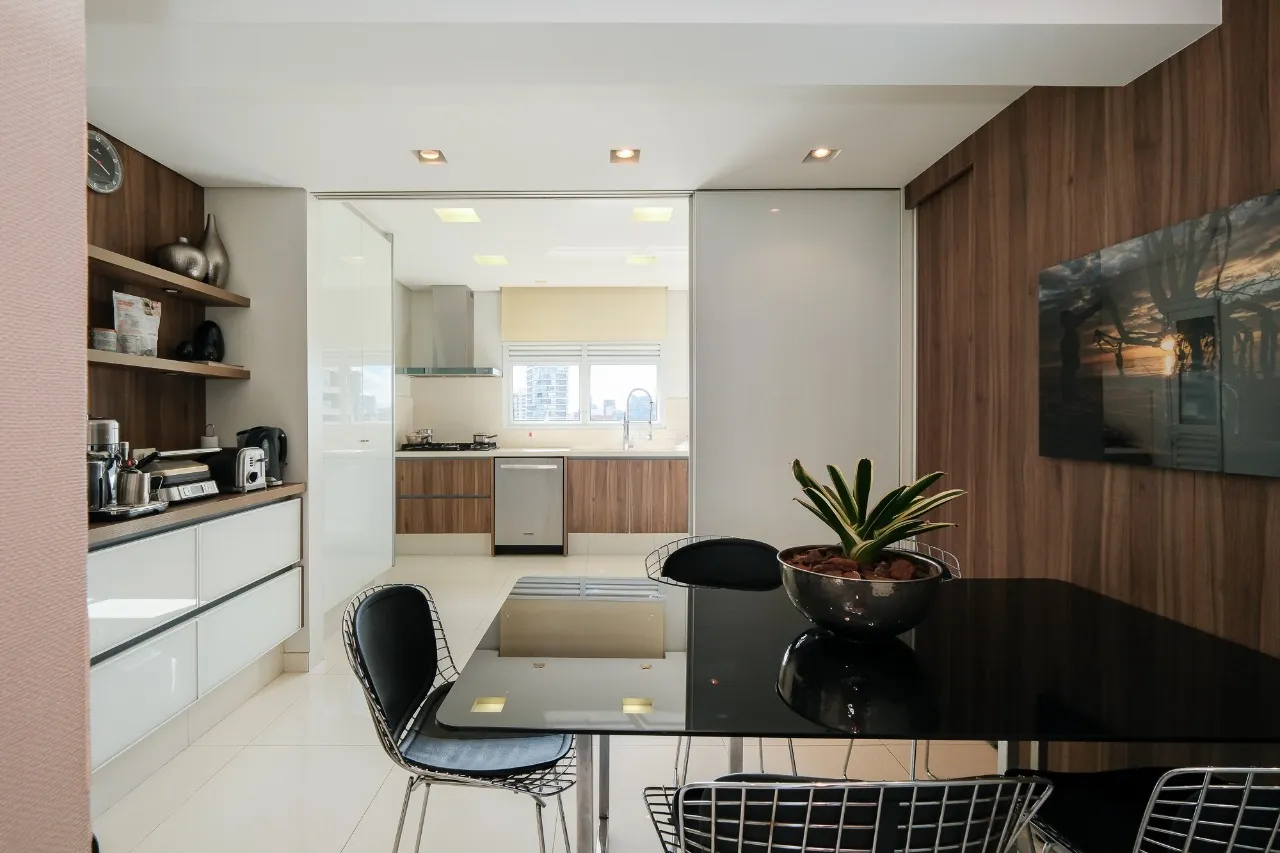 Apartamento com projeto Marcus Lima, andar alto e vista livre, em um dos melhores prédios da Vila Nova – AP1236