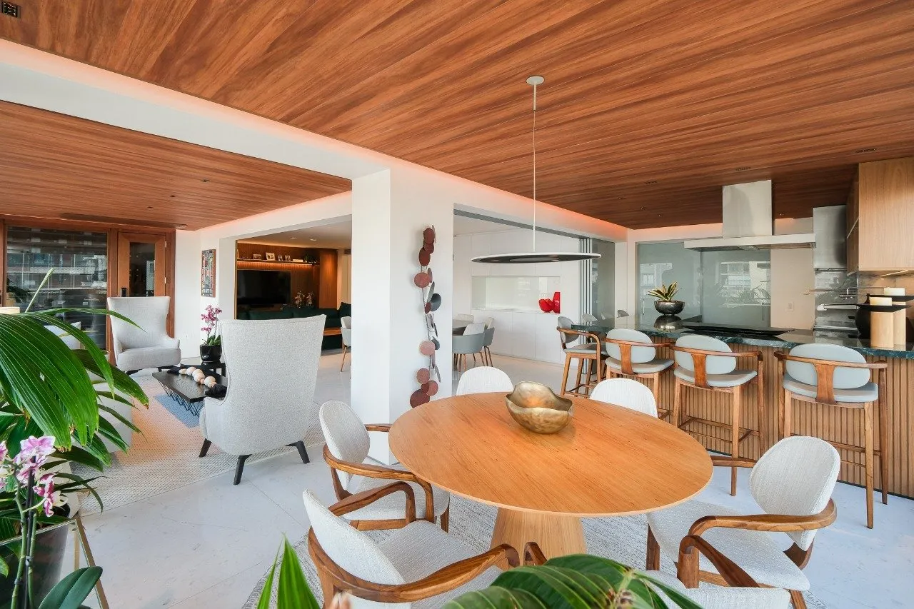 Apartamento com projeto Marcus Lima, andar alto e vista livre, em um dos melhores prédios da Vila Nova – AP1236